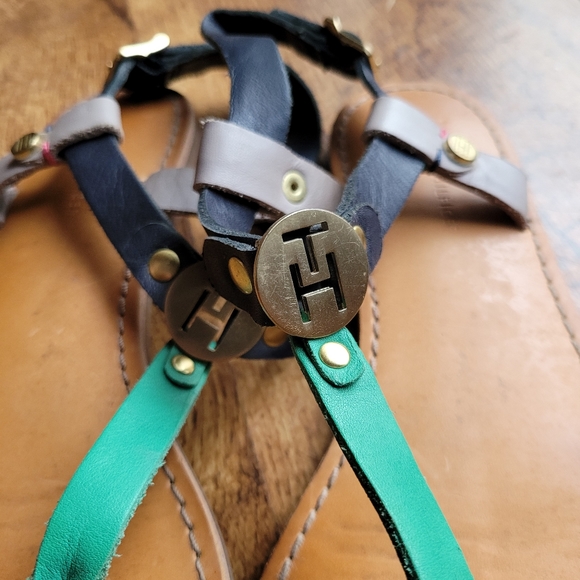 Tommy Hilfiger thong sandals, size 8 - Picture 2 of 4